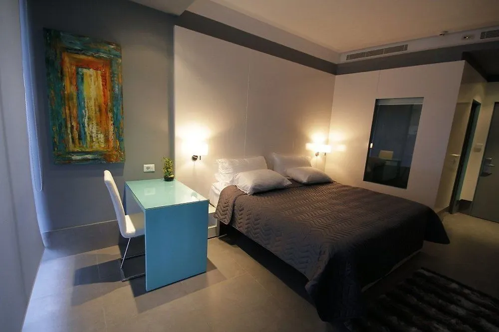 Hotel Unit For Living Beirut 3*,